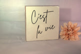 Keramisch tegeltje 'C'est la vie' met sierlijk handlettering – inspirerend Frans cadeau en stijlvolle huisdecoratie