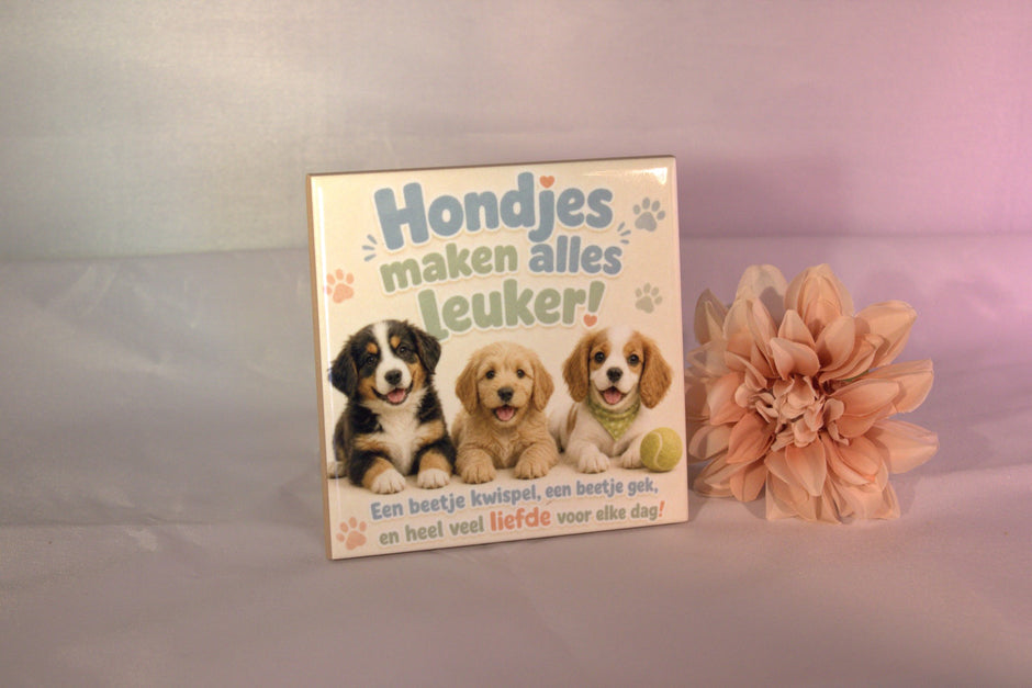 Keramisch tegeltje 'Hondjes maken alles leuker!' met drie schattige puppies – cadeau voor hondenliefhebbers