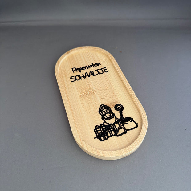 Bamboe pepernoten schaaltje met Sinterklaas gravure, 17x9 cm – duurzaam serveerplateau voor strooigoed en kruidnoten