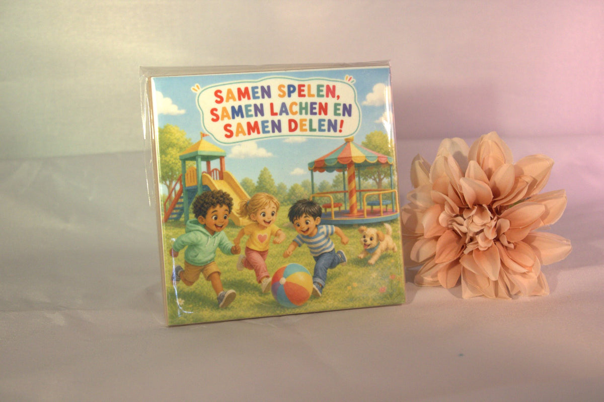 Keramisch tegeltje 'Samen spelen, samen lachen en samen delen!' met kleurrijke kinderprint – cadeau voor kinderen of juf