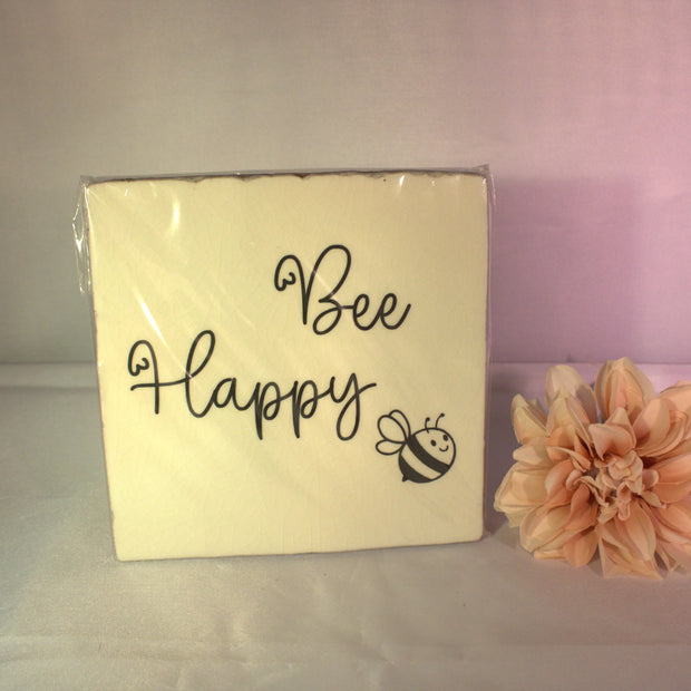 Keramisch tegeltje 'Bee Happy' met schattige bij illustratie en sierlijke handlettering – vrolijk positief cadeau