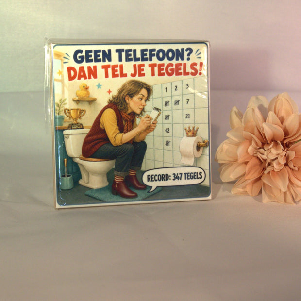 Keramisch toilettegeltje 'Geen telefoon? Dan tel je tegels! Record: 347 tegels' met grappige vrouw illustratie – humor cadeau voor toilet