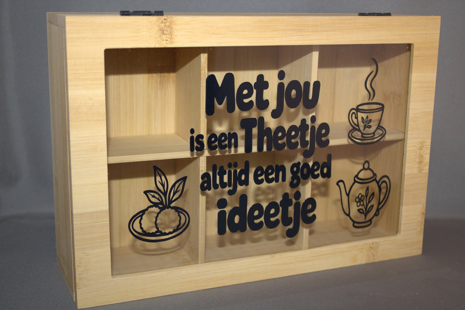 Houten theedoos met gravure Met Jou Is Een Theetje Altijd Een Goed Ideetje – sfeervol cadeau voor theeliefhebbers

