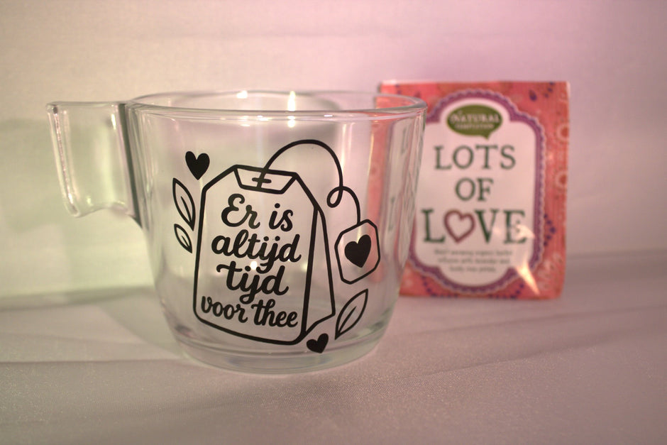 Luxe theeglas met tekst Er is altijd tijd voor thee - cadeauset voor theeliefhebber