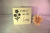 Keramisch tegeltje 'Ik vind je wel heel lief' met bloemen illustratie – liefdevol cadeau voor vrienden, familie of geliefden