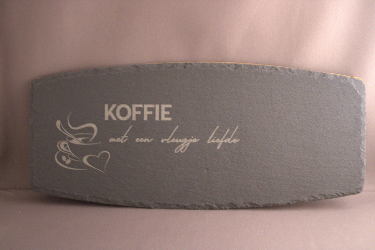 Leisteen koffieplankje met tekst Koffie met een Vleugje Liefde – sfeervol serveerplankje als cadeau voor koffieliefhebbers