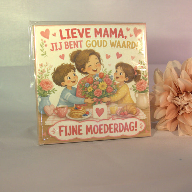 Keramisch tegeltje 'Lieve mama, jij bent goud waard! Fijne Moederdag!' met warme gezinsprint – uniek moederdag cadeau